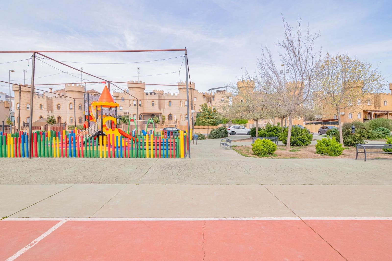 3 bedroom Semi-detached Villa for sale in Peligros with pool garage - € 318,000 (Ref: 9712220)