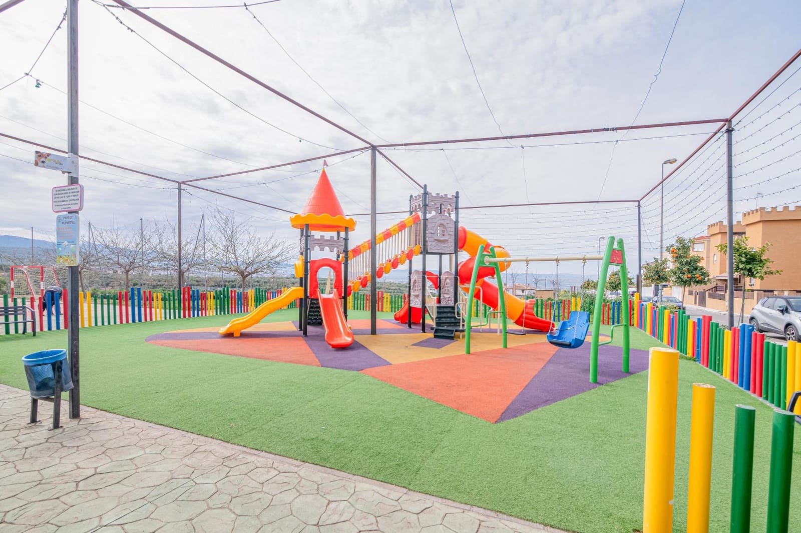 3 bedroom Semi-detached Villa for sale in Peligros with pool garage - € 318,000 (Ref: 9712220)