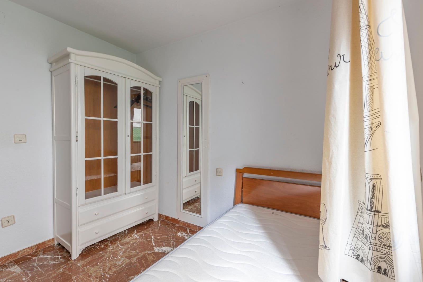 4 bedroom Flat for sale in Loja - € 119,000 (Ref: 9721915)