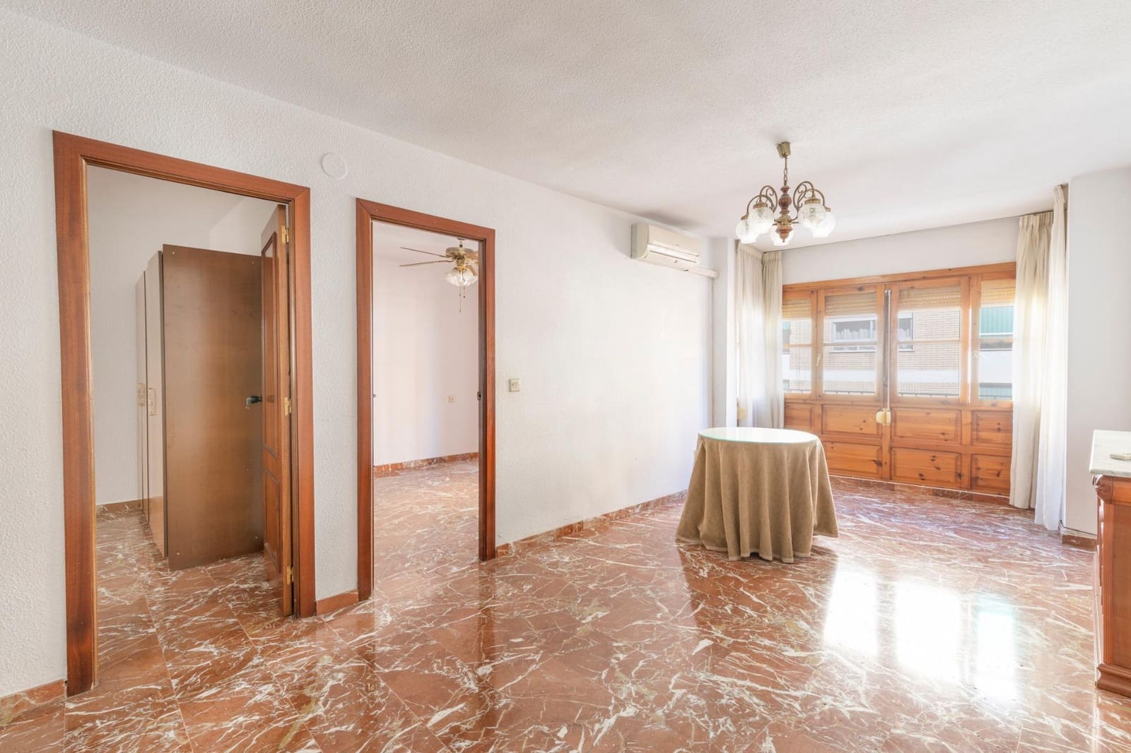 4 bedroom Flat for sale in Loja - € 119,000 (Ref: 9721915)