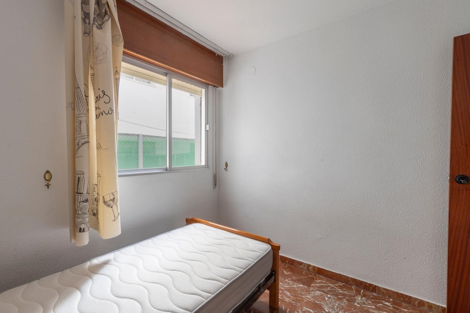 4 bedroom Flat for sale in Loja - € 119,000 (Ref: 9721915)