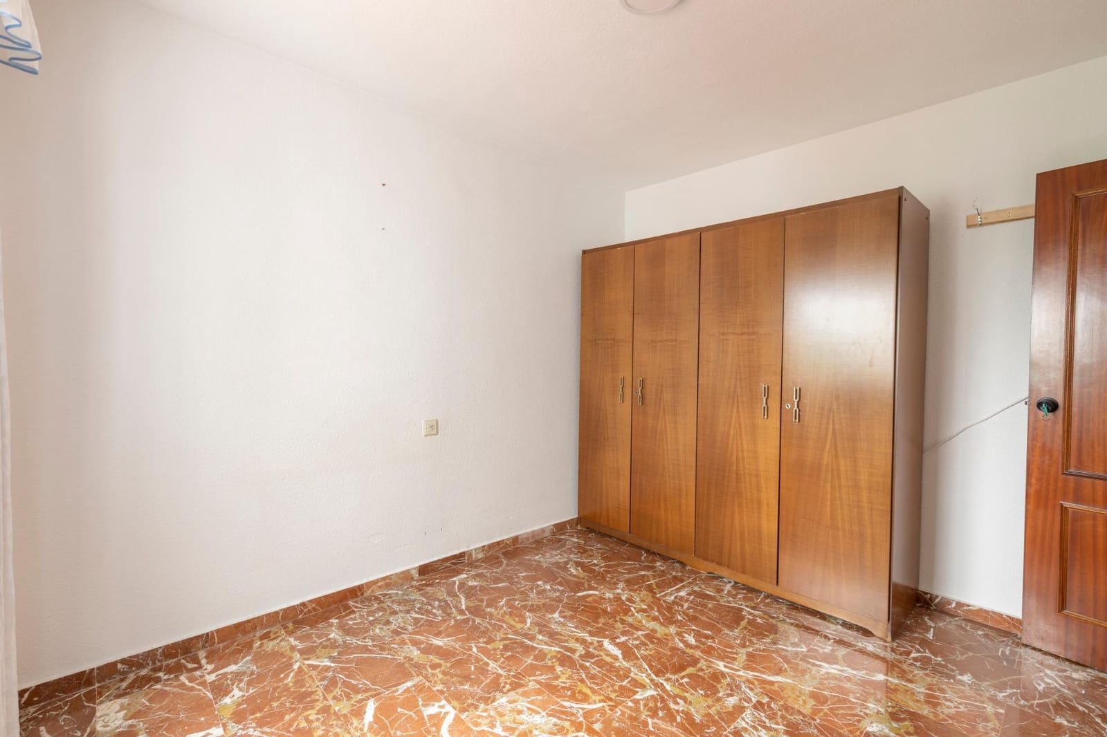 4 bedroom Flat for sale in Loja - € 119,000 (Ref: 9721915)