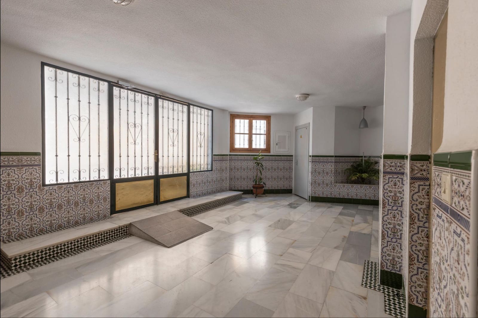 4 bedroom Flat for sale in Loja - € 119,000 (Ref: 9721915)