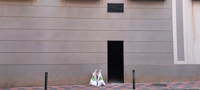 1 slaapkamer Commercieel te huur in Armilla - € 800 (Ref: 9721916)