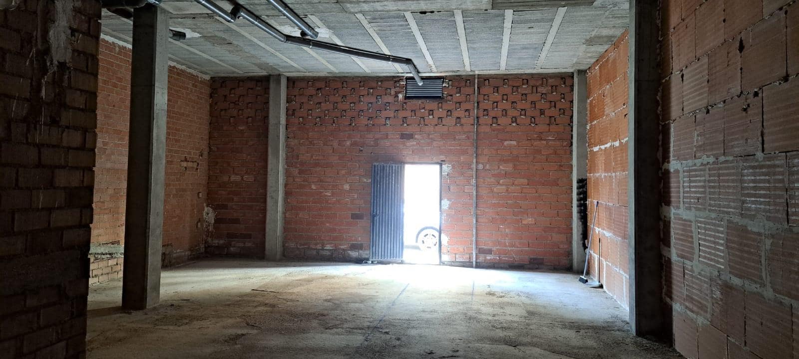 1 bedroom Commercial for rent in Armilla - € 800 (Ref: 9721916)