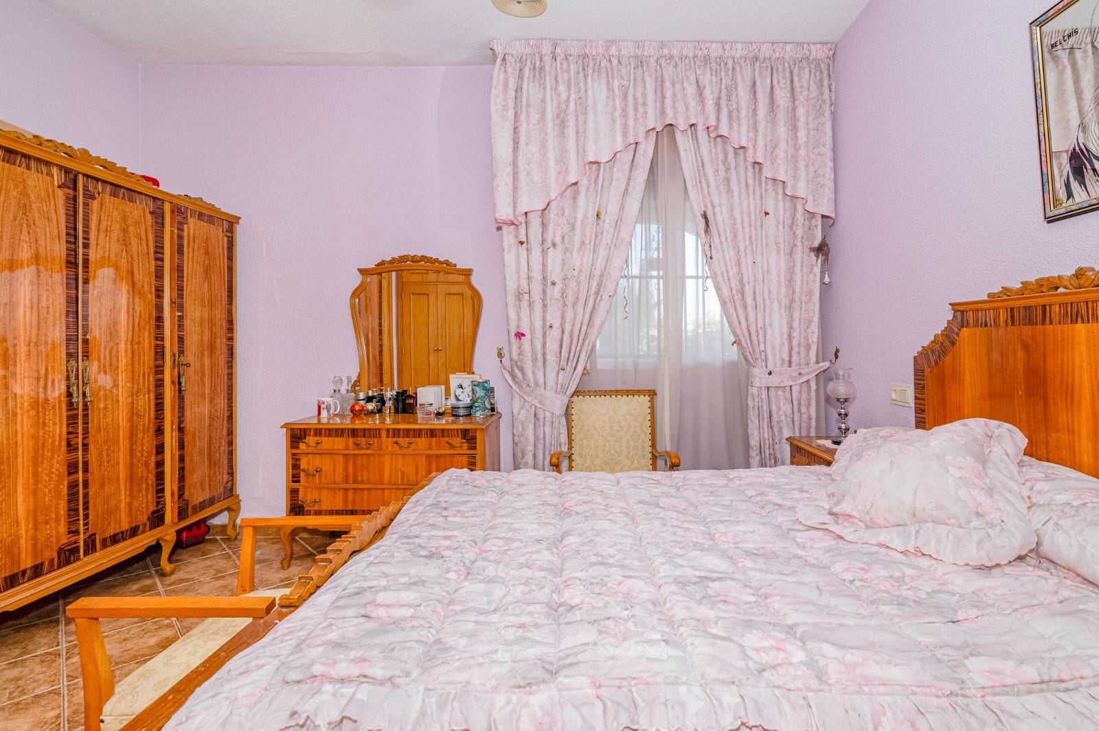 4 bedroom Villa for sale in Peligros with pool - € 395,000 (Ref: 9726858)