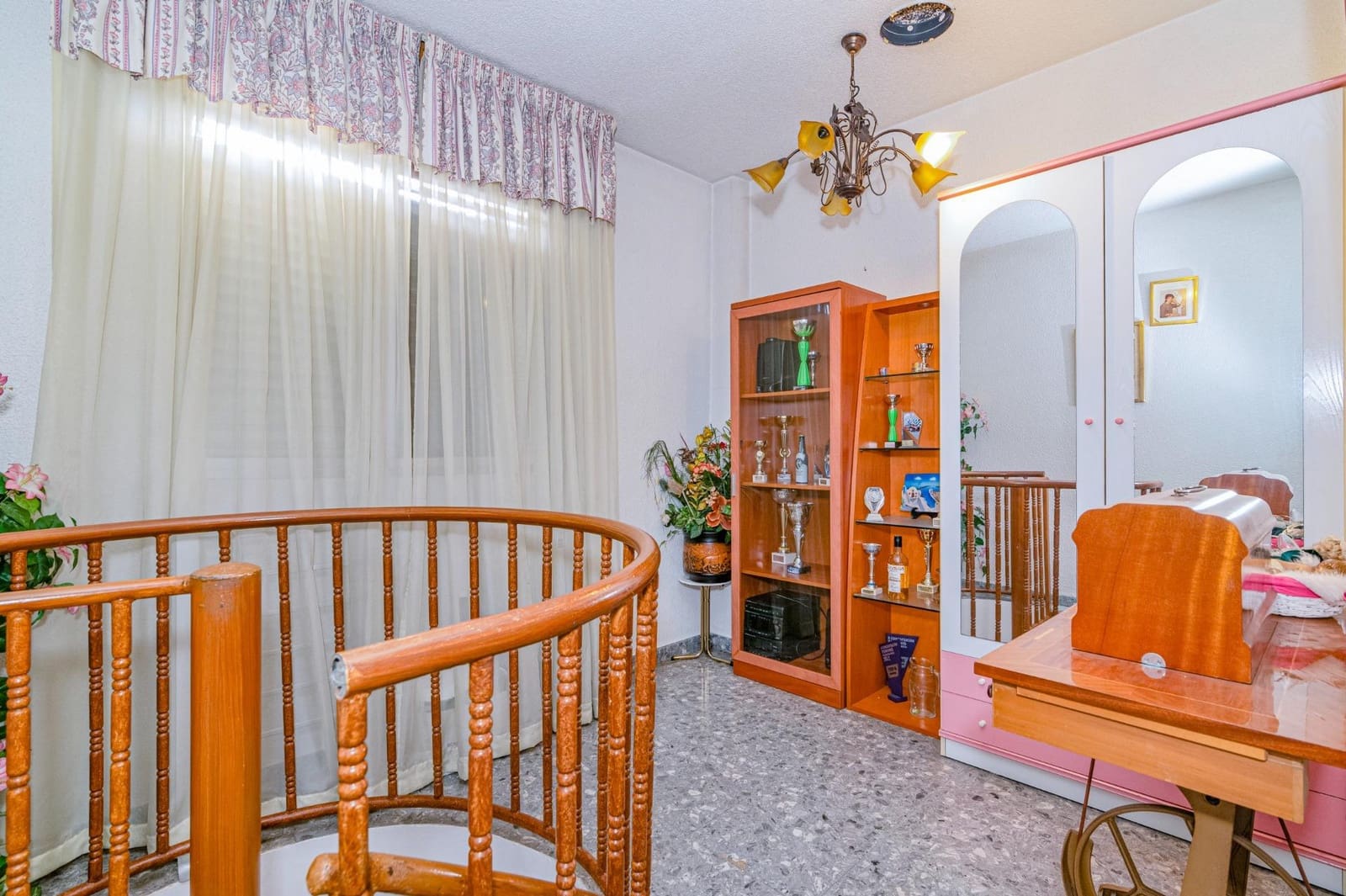 4 bedroom Villa for sale in Peligros with pool - € 395,000 (Ref: 9726858)