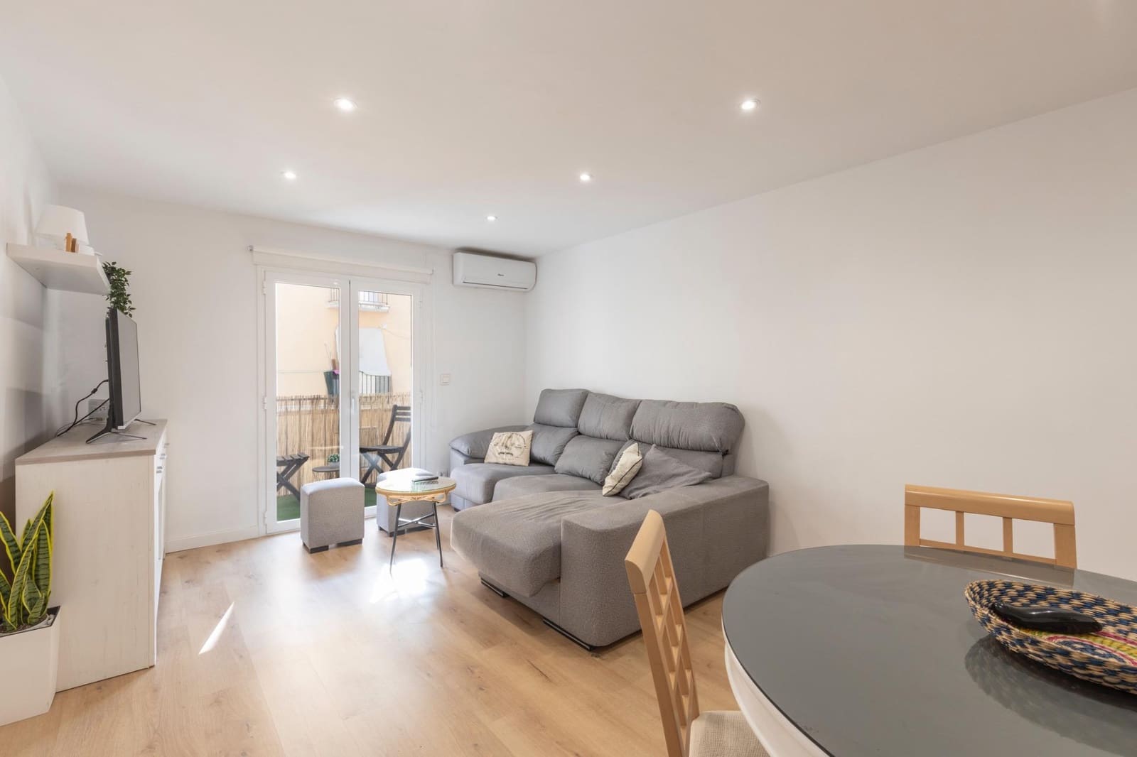 3 bedroom Flat for sale in Granada city - € 185,000 (Ref: 9726859)