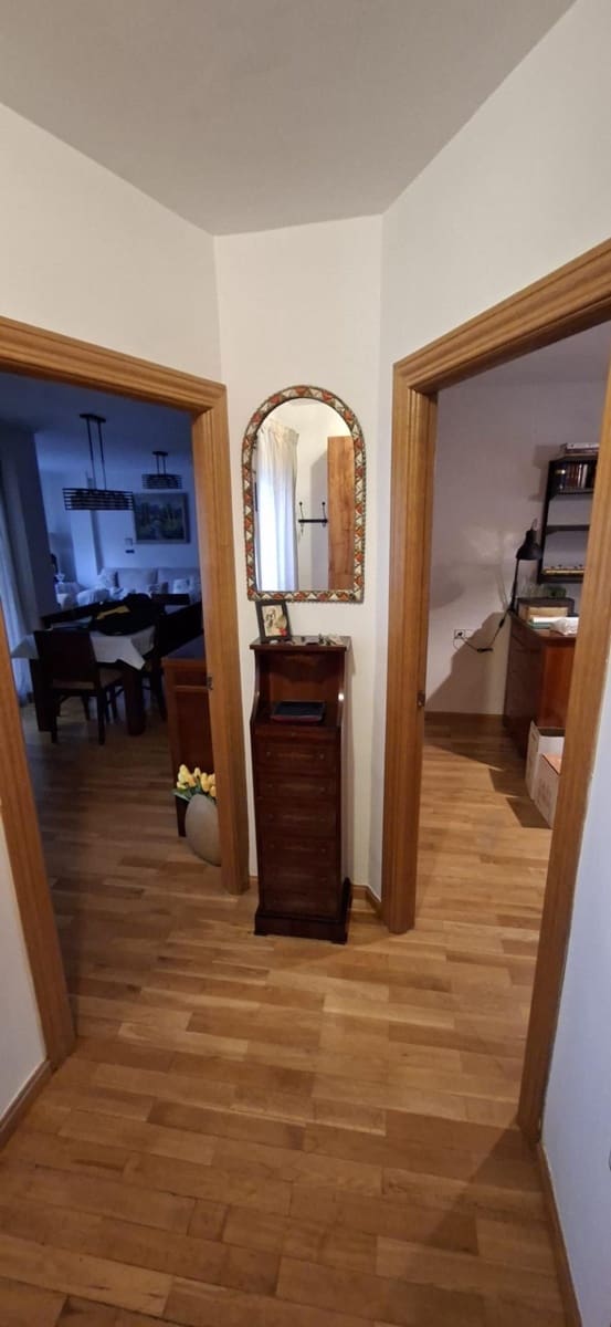 2 slaapkamer Flat te huur in Granada stad - € 900 (Ref: 9732439)