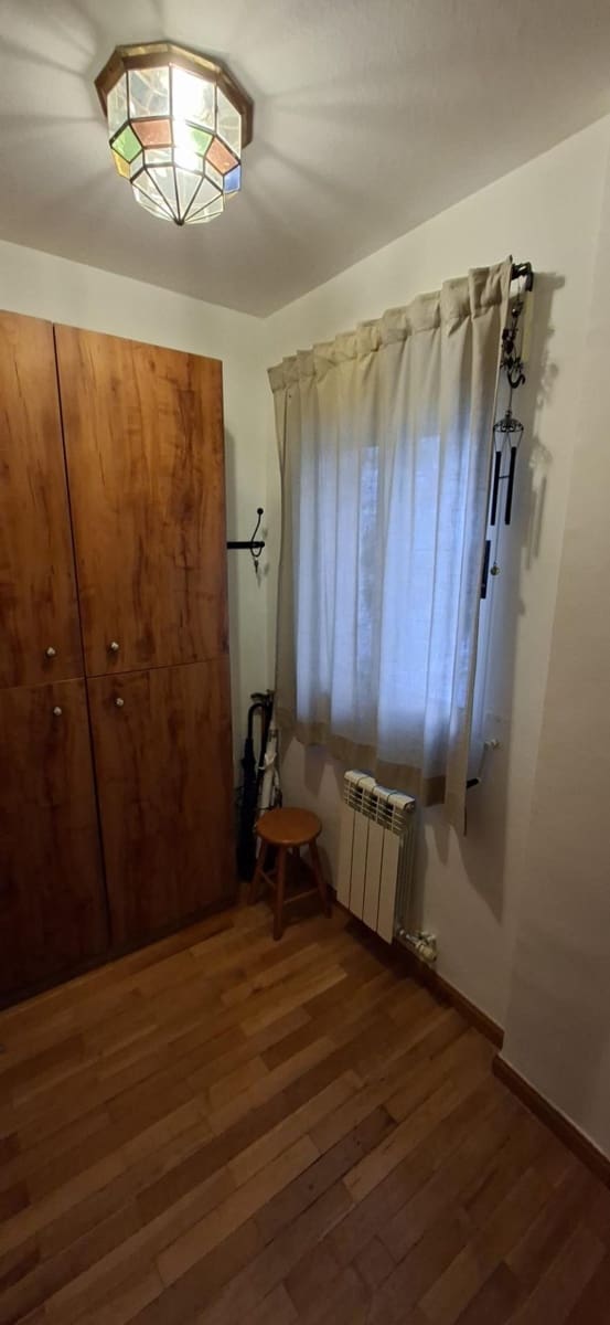 2 slaapkamer Flat te huur in Granada stad - € 900 (Ref: 9732439)