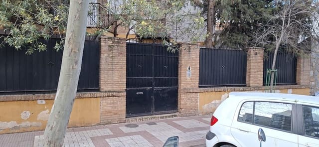 2 slaapkamer Flat te huur in Granada stad - € 900 (Ref: 9732439)