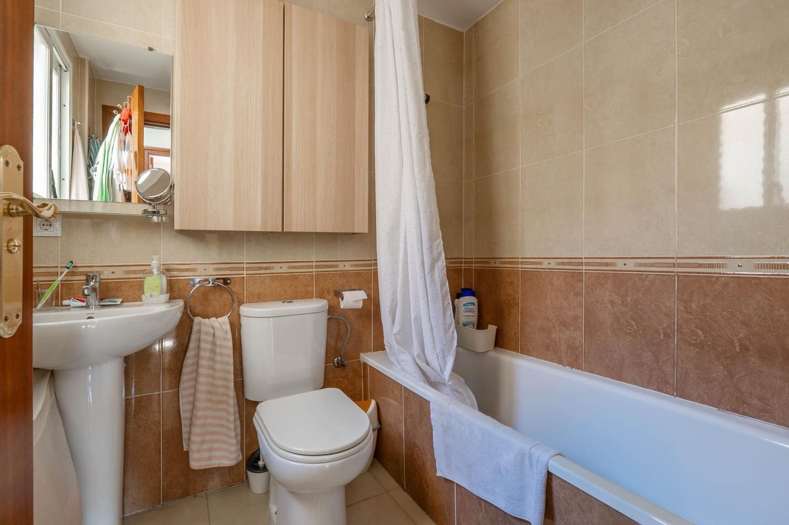 2 bedroom Flat for sale in Cijuela with garage - € 94,000 (Ref: 9735825)