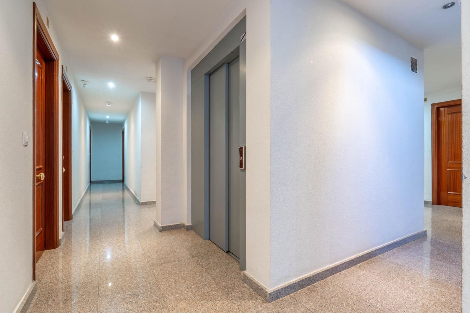 2 bedroom Flat for sale in Cijuela with garage - € 94,000 (Ref: 9735825)