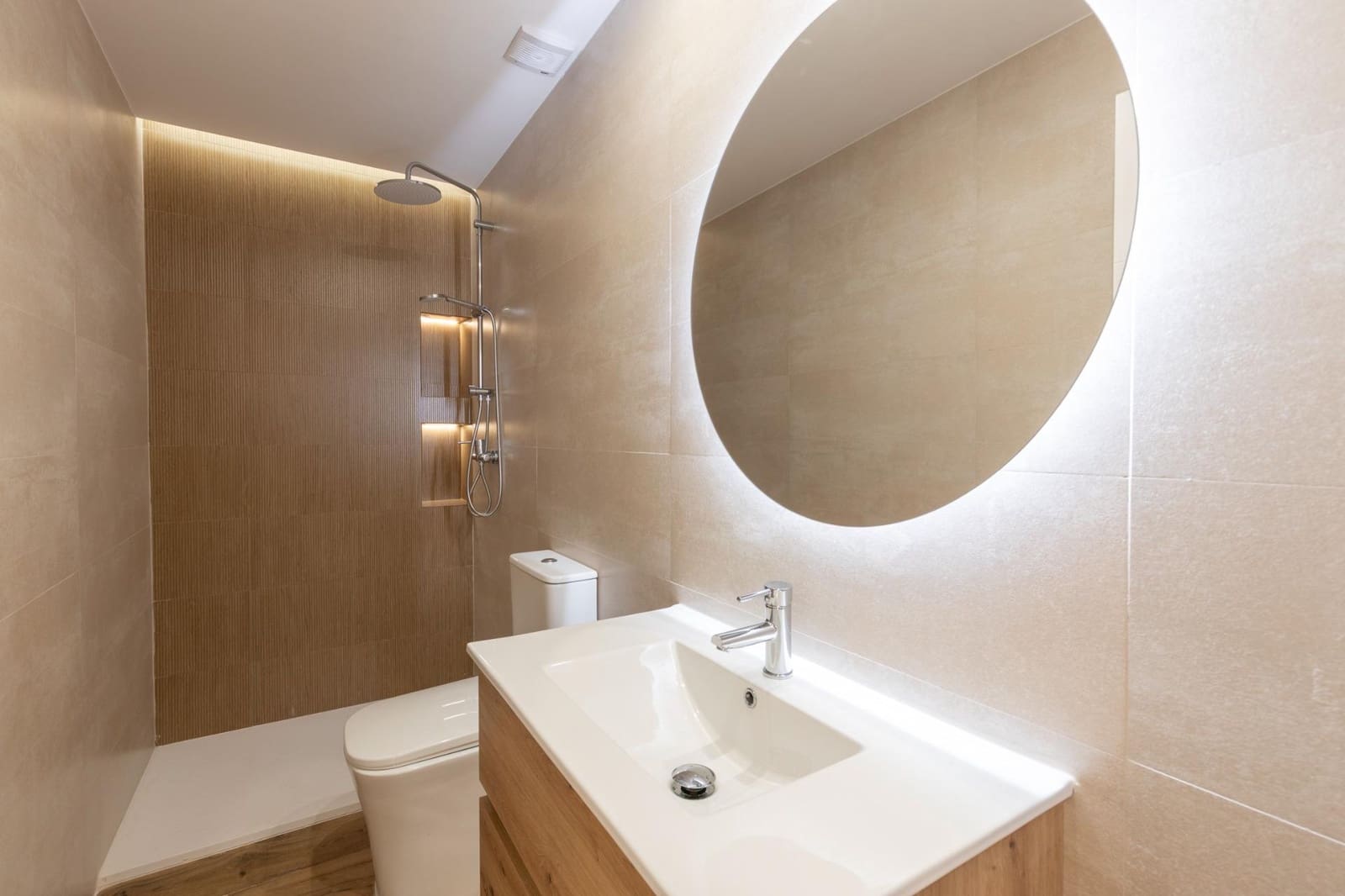 2 sovrum Lägenhet till salu i Granada stad - 270 000 € (Ref: 9748189)