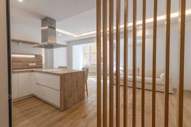 2 sovrum Lägenhet till salu i Figares, Granada stad - 270 000 € (Ref: 9748189)