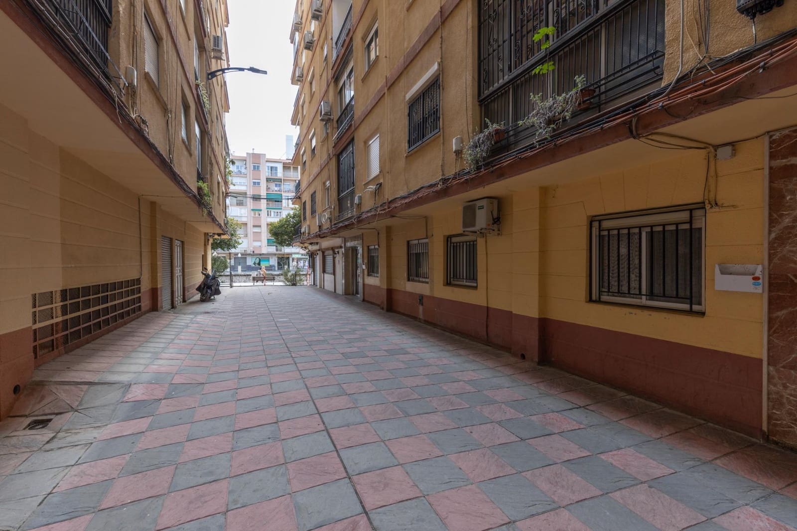 2 sovrum Lägenhet till salu i Granada stad - 270 000 € (Ref: 9748189)