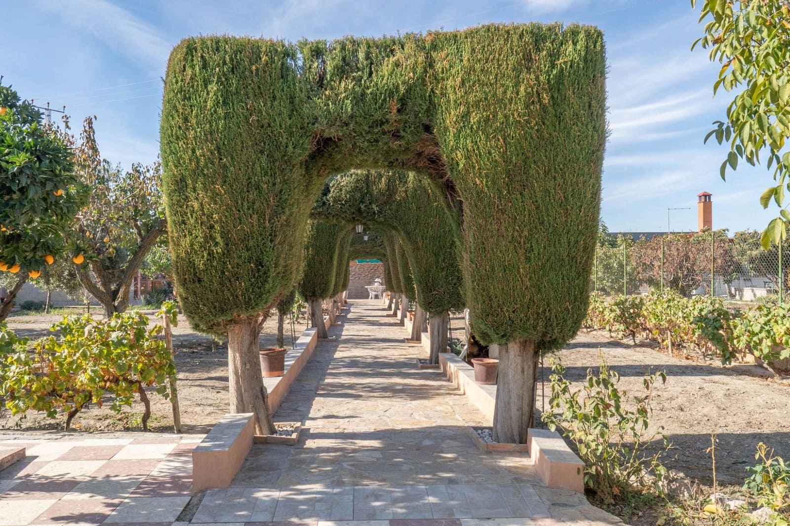 2 slaapkamer Villa te koop in Granada stad met zwembad garage - € 269.900 (Ref: 9748190)