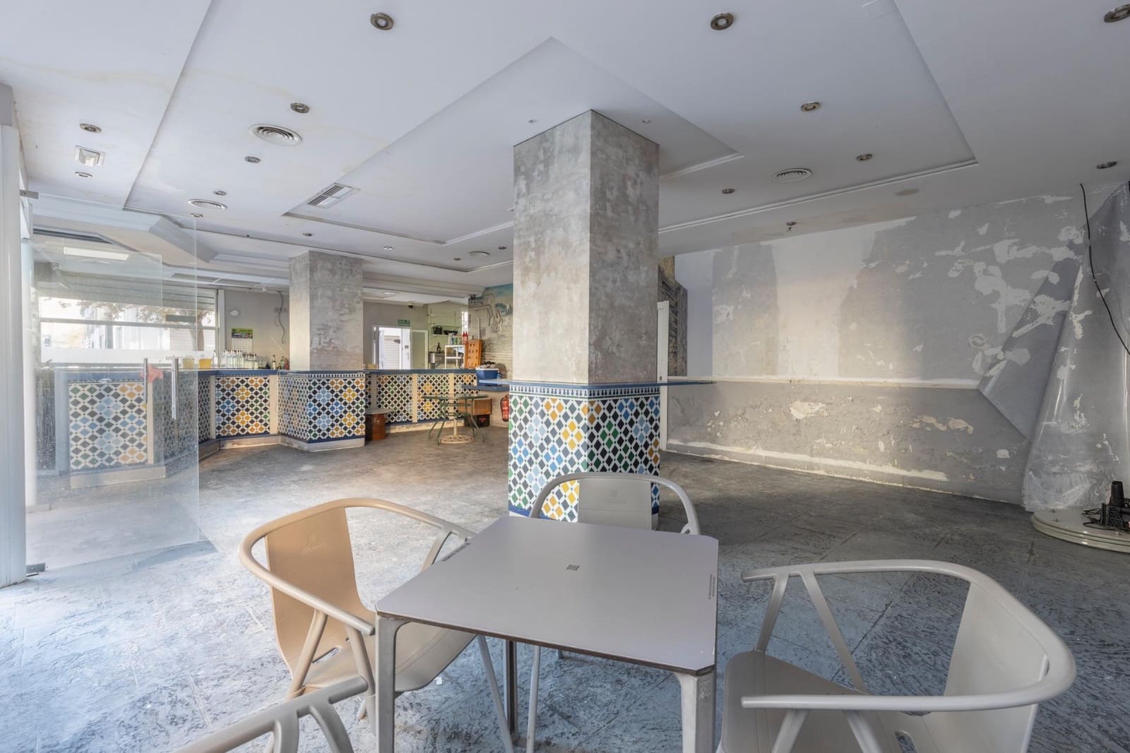 1 soverom Kommersiell til salgs i Granada by - € 215 000 (Ref: 9752289)