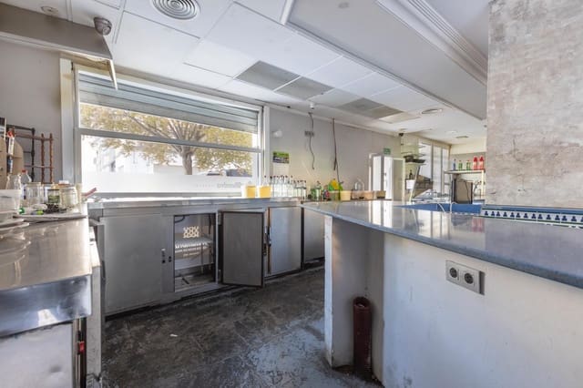 1 soverom Kommersiell til salgs i Granada by - € 215 000 (Ref: 9752289)