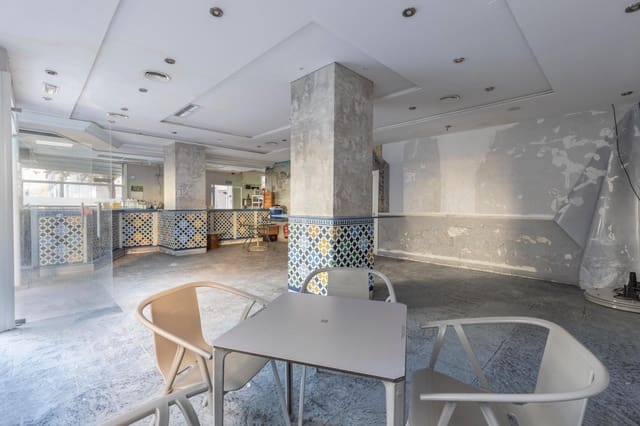 1 soverom Kommersiell til salgs i Granada by - € 215 000 (Ref: 9752289)
