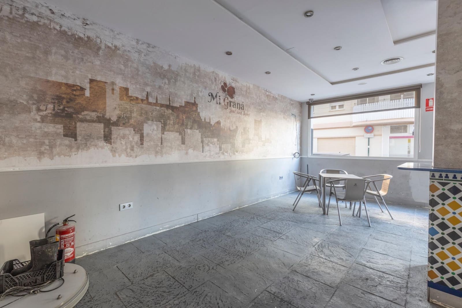 1 soverom Kommersiell til salgs i Granada by - € 215 000 (Ref: 9752289)