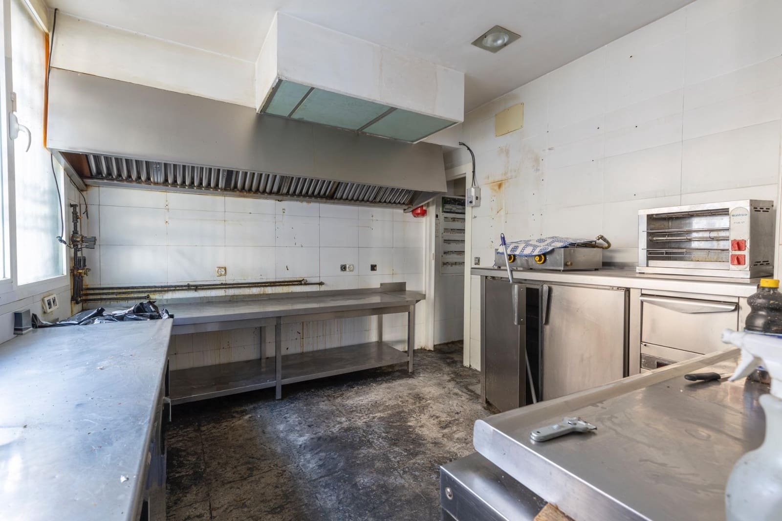 1 soverom Kommersiell til salgs i Granada by - € 215 000 (Ref: 9752289)