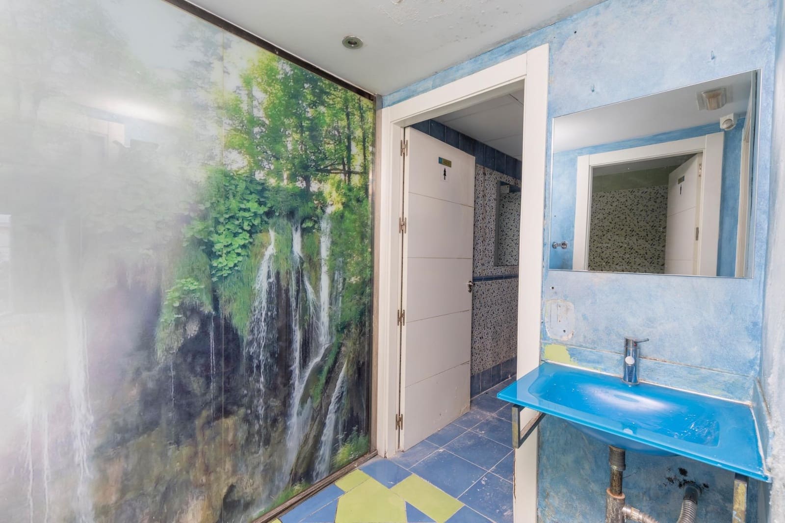 1 soverom Kommersiell til salgs i Granada by - € 215 000 (Ref: 9752289)