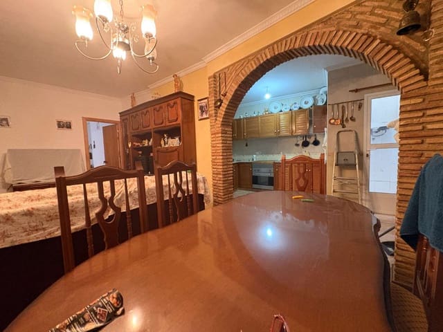 4 slaapkamer Huis te koop in Pliego met garage - € 80.000 (Ref: 10037076)