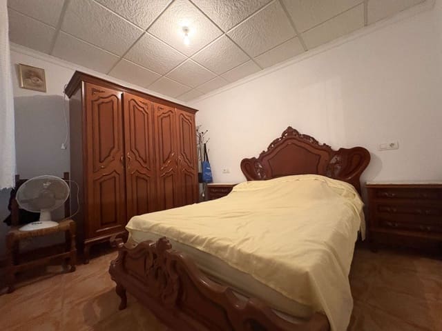 4 slaapkamer Huis te koop in Pliego met garage - € 80.000 (Ref: 10037076)