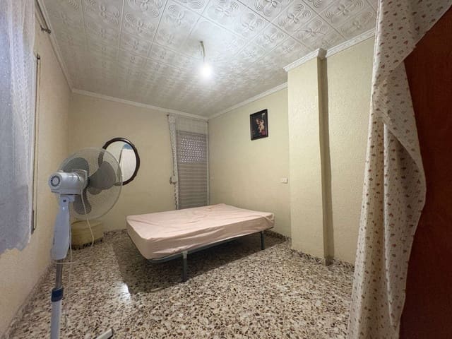 4 slaapkamer Huis te koop in Pliego met garage - € 80.000 (Ref: 10037076)