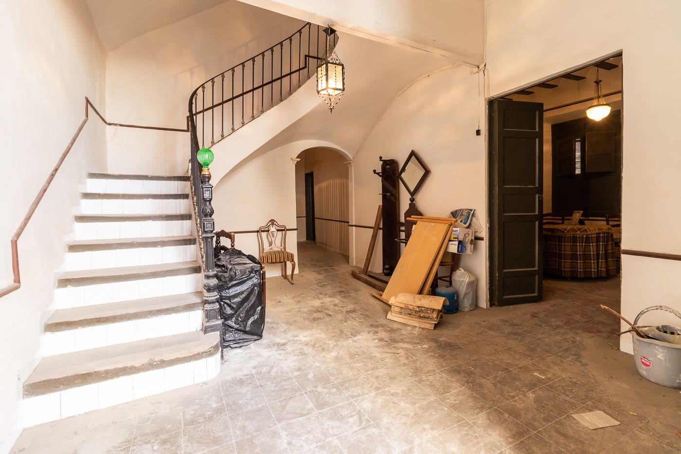 5 bedroom Townhouse for sale in Mula with garage - € 100,000 (Ref: 9144155)