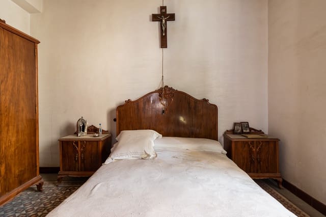 5 bedroom Townhouse for sale in Mula with garage - € 100,000 (Ref: 9144155)