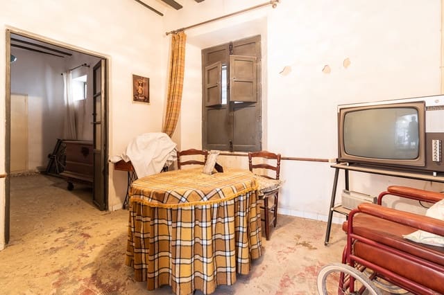 5 bedroom Townhouse for sale in Mula with garage - € 100,000 (Ref: 9144155)