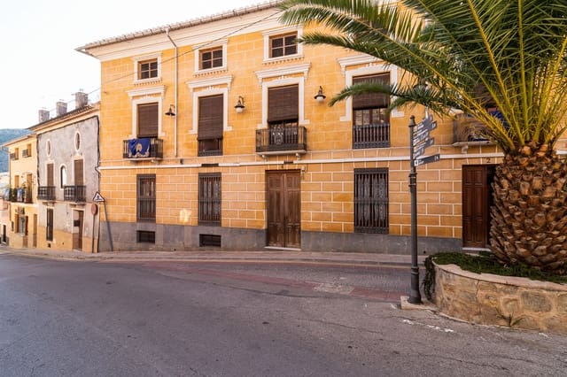 10 bedroom Townhouse for sale in Cehegín - € 650,000 (Ref: 9190893)