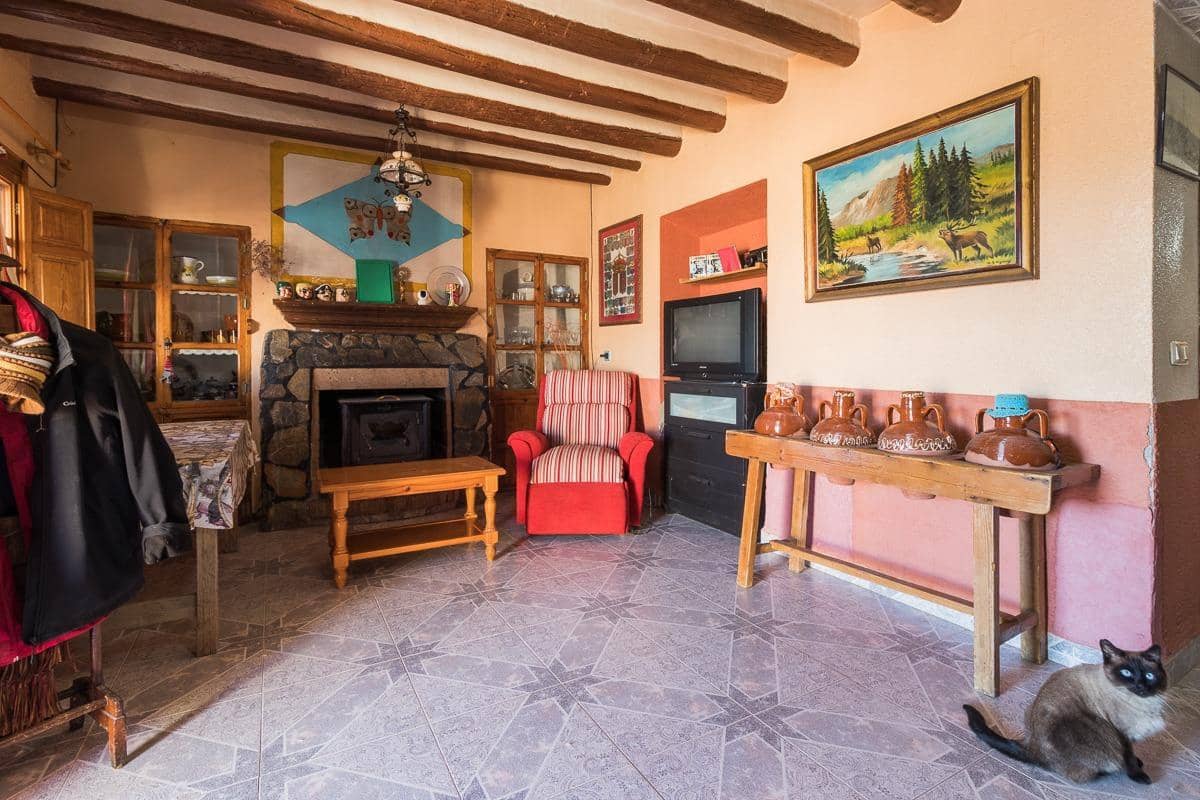 8 soverom Hus til salgs i El Nino - € 350 000 (Ref: 9256862)