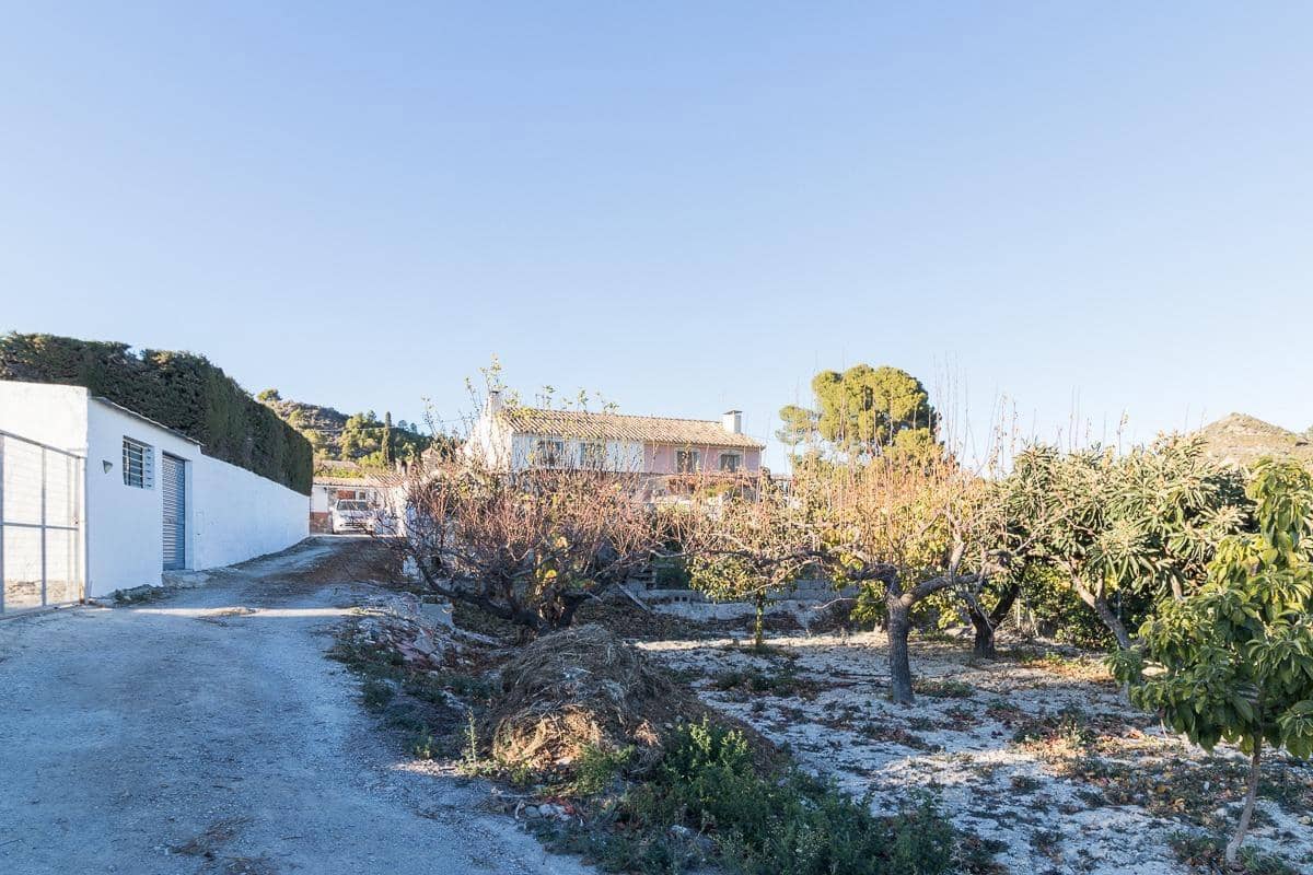 8 soverom Hus til salgs i El Nino - € 350 000 (Ref: 9256862)