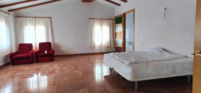 9 bedroom Townhouse for sale in Mula - € 500,000 (Ref: 9256863)