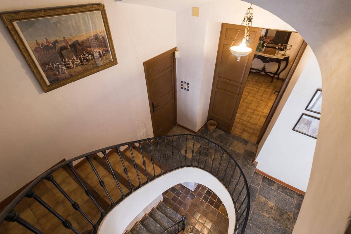 9 soveværelse Byhus til salg i El Nino - € 550.000 (Ref: 9269246)