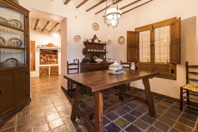 9 bedroom Townhouse for sale in El Niño, Mula - € 550,000 (Ref: 9269246)