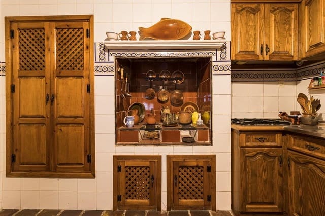 9 bedroom Townhouse for sale in El Niño, Mula - € 550,000 (Ref: 9269246)