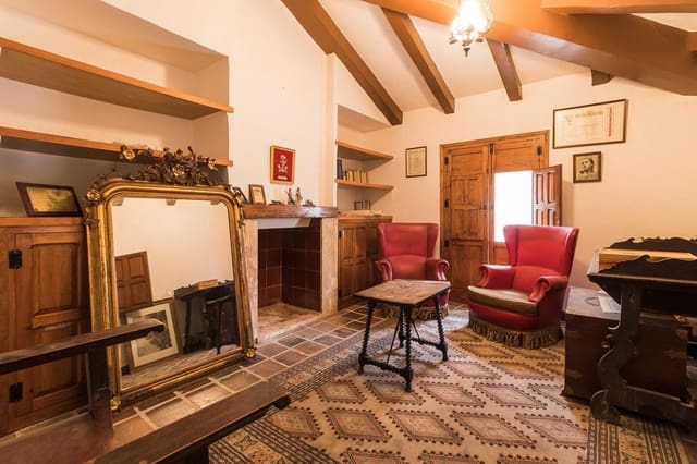 9 bedroom Townhouse for sale in El Niño, Mula - € 550,000 (Ref: 9269246)