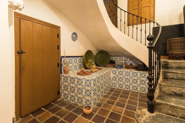 9 bedroom Townhouse for sale in El Niño, Mula - € 550,000 (Ref: 9269246)