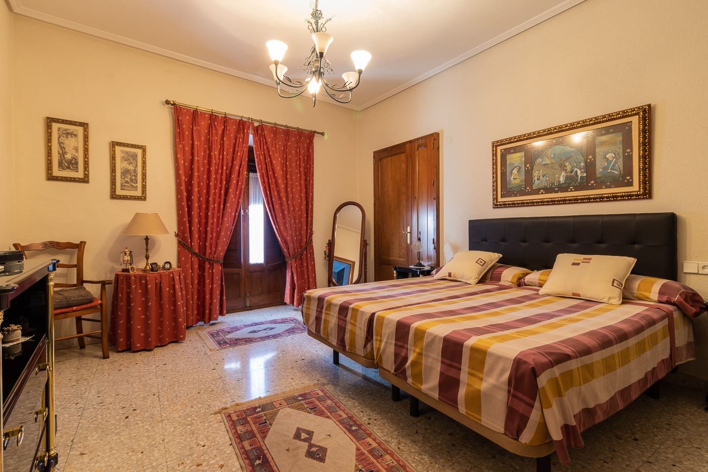 6 soverom Kjedet enebolig til salgs i Mula med garasje - € 210 000 (Ref: 9300736)