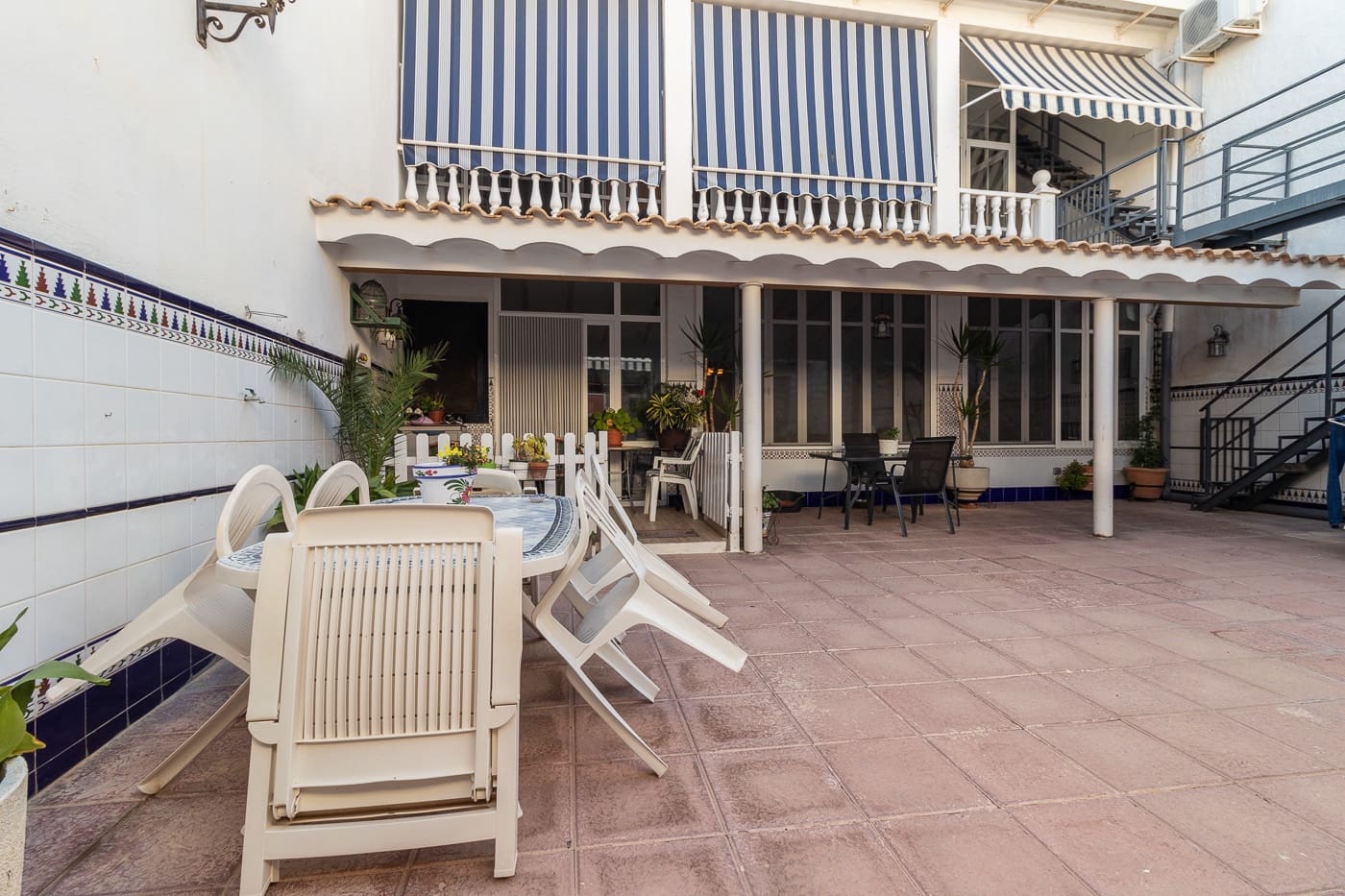 6 soverom Kjedet enebolig til salgs i Mula med garasje - € 210 000 (Ref: 9300736)