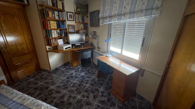 3 slaapkamer Flat te koop in Pliego met garage - € 100.000 (Ref: 9308371)