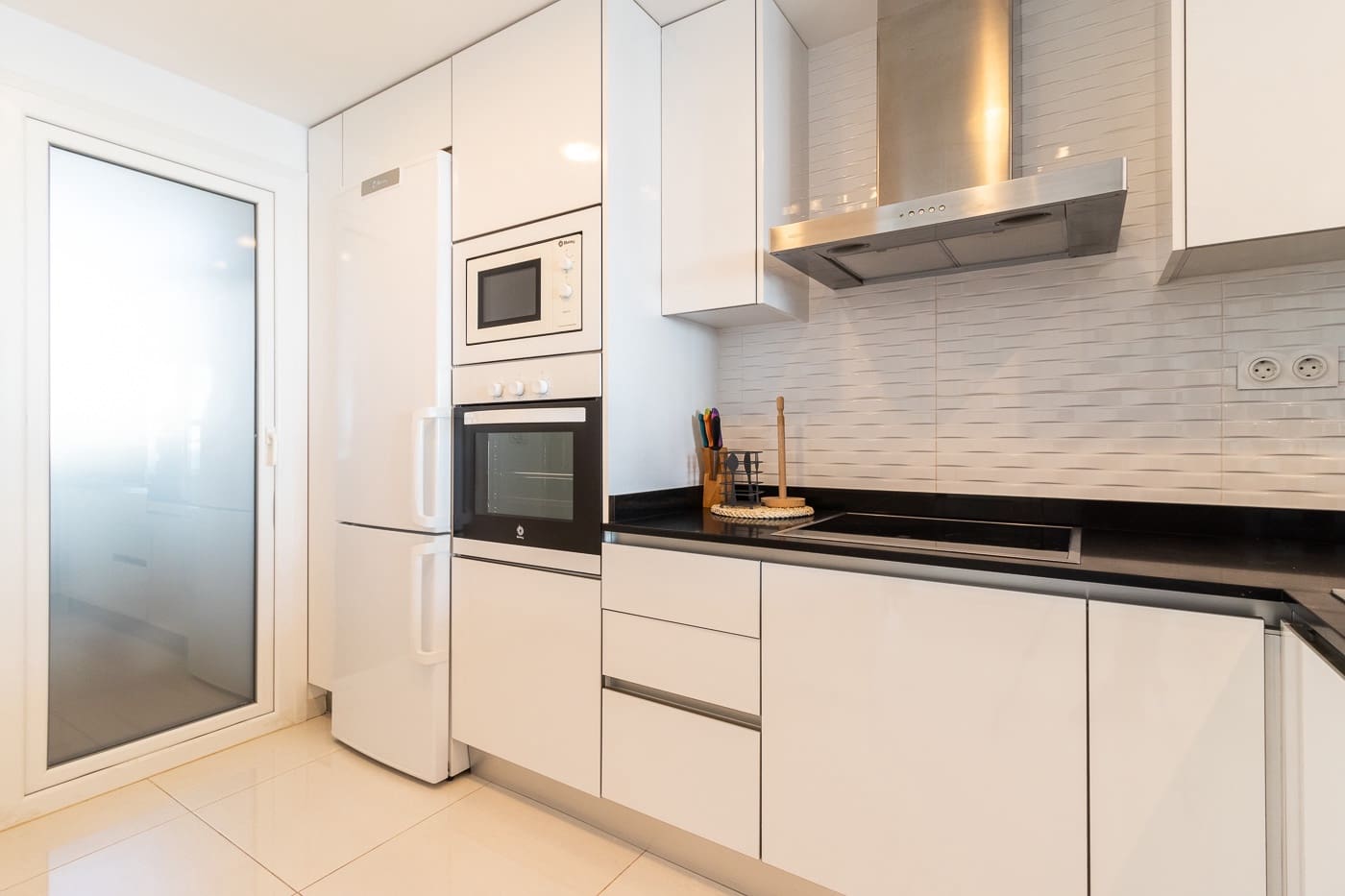 Apartamento de 2 habitaciones en Torrevieja en venta con garaje - 420.000 € (Ref: 9393895)