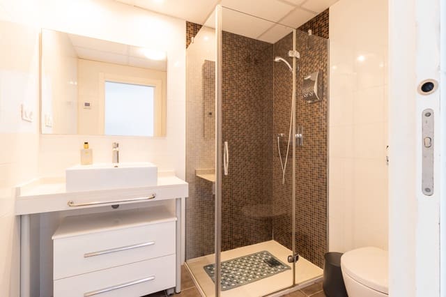 Apartamento de 2 habitaciones en Torrevieja en venta con garaje - 420.000 € (Ref: 9393895)