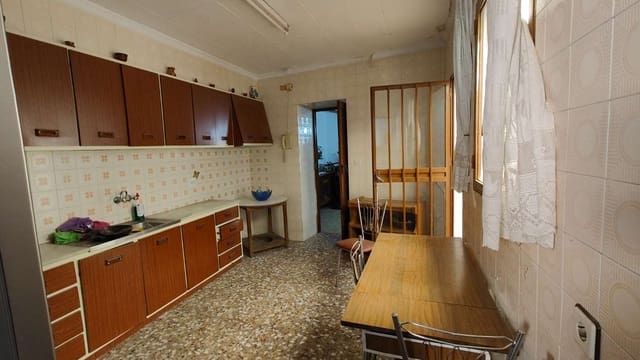 6 bedroom Townhouse for sale in Pliego with garage - € 60,000 (Ref: 9393896)