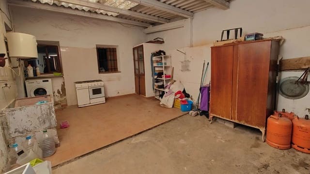 6 bedroom Townhouse for sale in Pliego with garage - € 60,000 (Ref: 9393896)