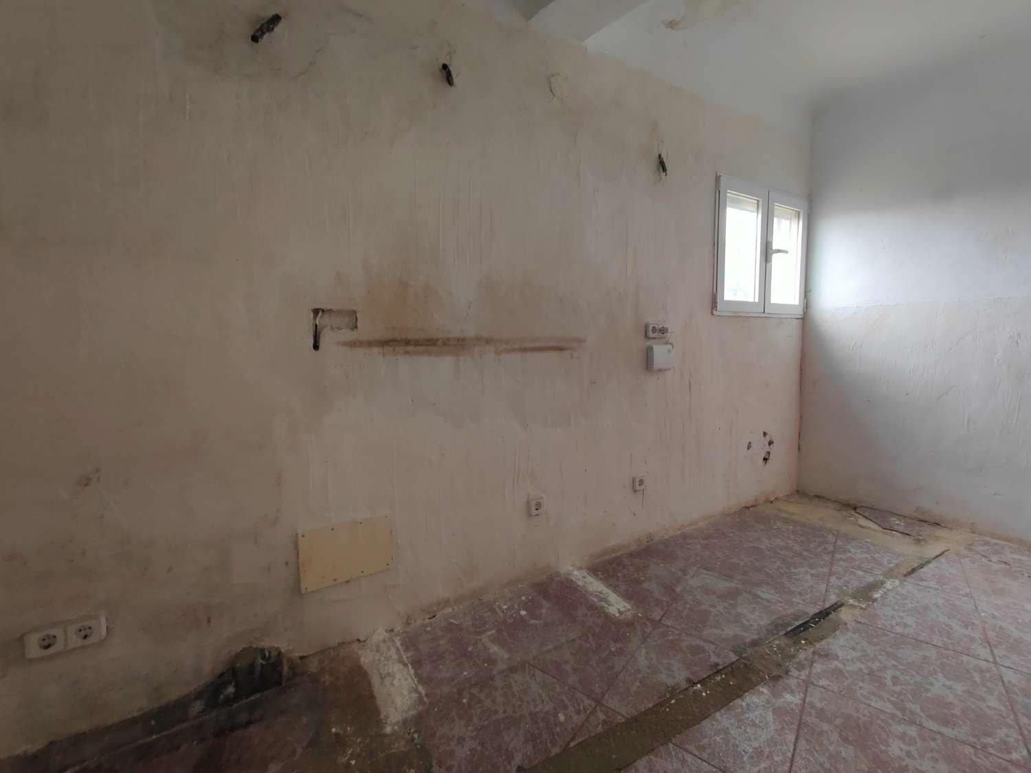 Casa de 2 habitaciones en Pliego en venta - 29.950 € (Ref: 9472767)